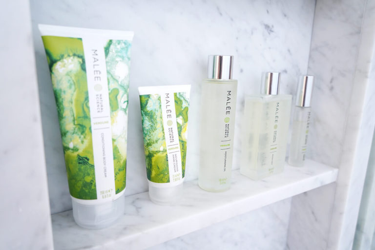 Oil in the bathroom - Malée Natural Science