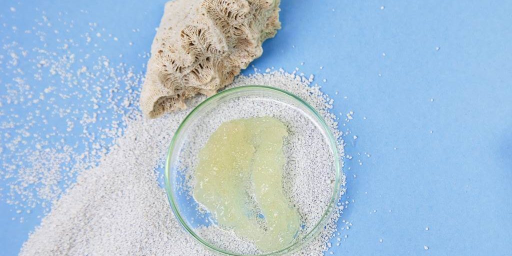 Malée Natural Science Scrub Texture - Skin Care: Why Is Using Beauty Oils In Summer A Bright Idea?