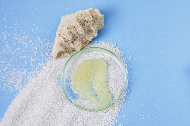 Malée Natural Science Scrub Texture - Skin Care: Why Is Using Beauty Oils In Summer A Bright Idea?