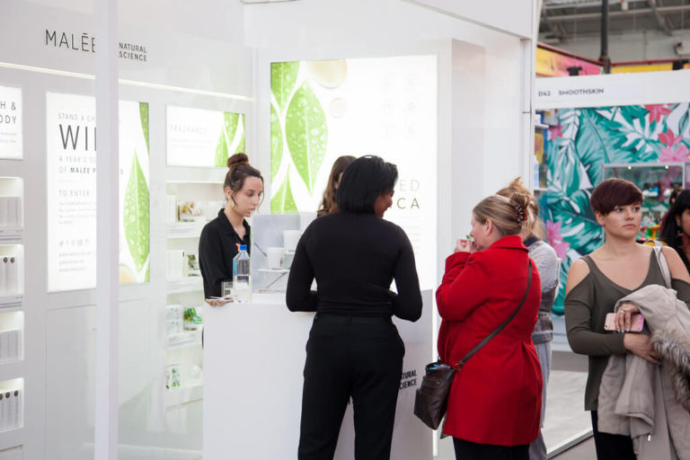 Stylist stand Malée Natural Science