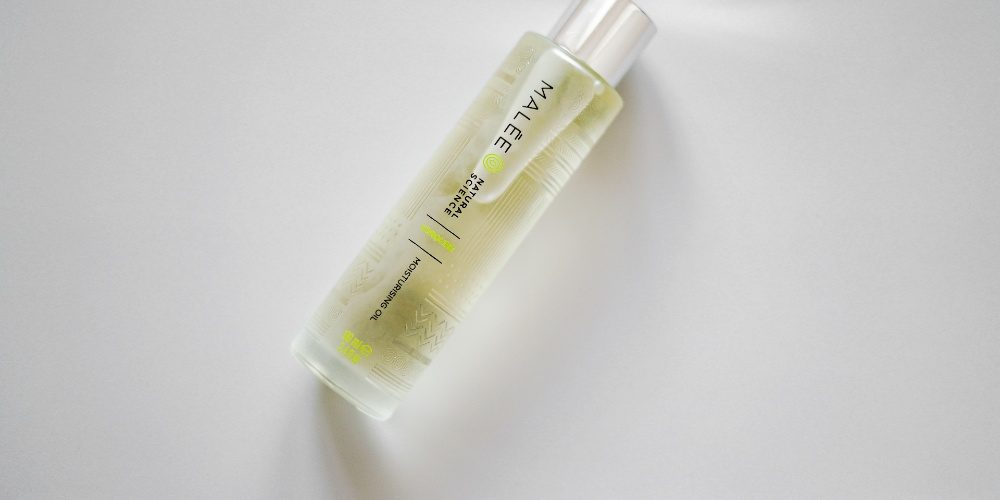 Women-‘s-Luxury-Skincare-Brand-Malee-Natural-Sciences Women's Luxury Skincare Brands Malee Natural Science On a pale grey background, lay a 100ml verdure Moisturising Body Oil