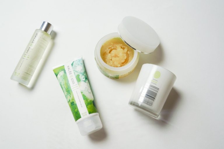 Christmas Gift For Dad Malee Natural Science Set on a white background, 250ml Moisturising Body Scrub, 220ml Verdure Soy Candle, 200ml Conditioning Body Cream and 100ml Moisturising Body Oil